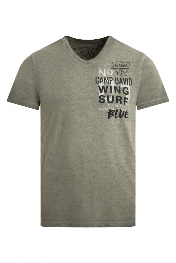 CAMP DAVID T-Shirt V-Neck Oil Dyed mit Puffprint - desert olive