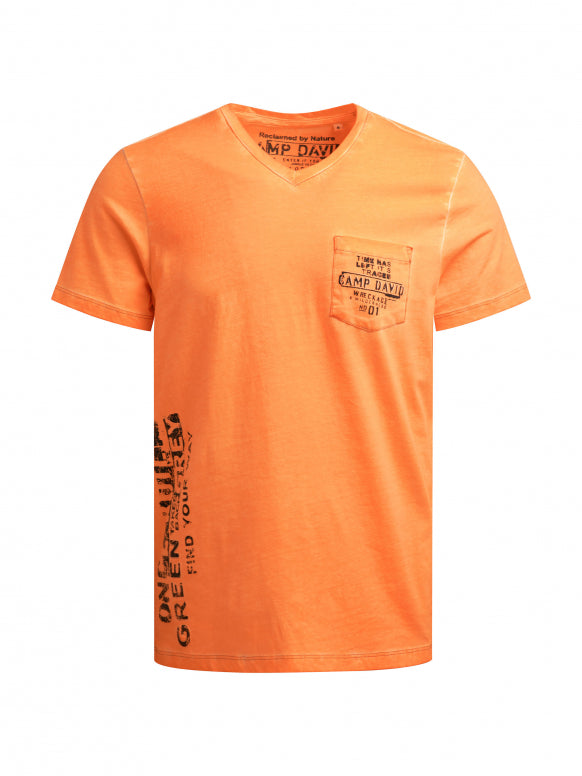 CAMP DAVID T-Shirt V-Neck Oil Dyed mit Rückenpatch - mellow orange
