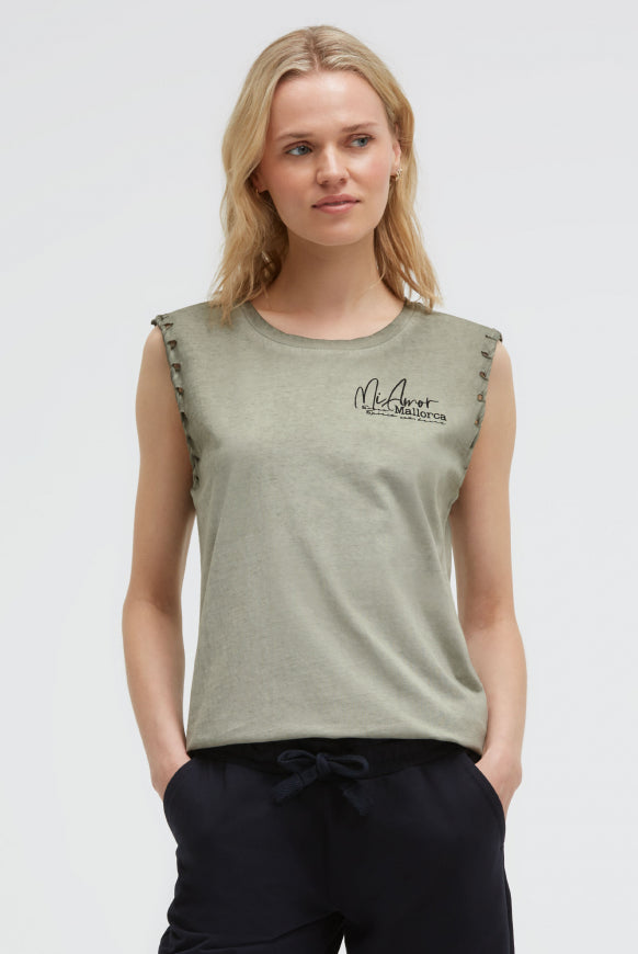 SOCCX Top Oil Dyed mit Flecht-Details und Backprint - desert olive